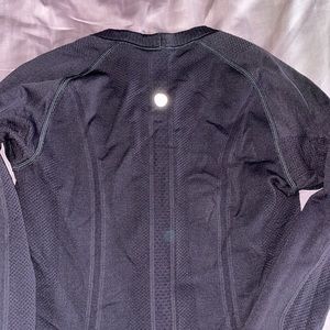 Long sleeve lululemon shirt